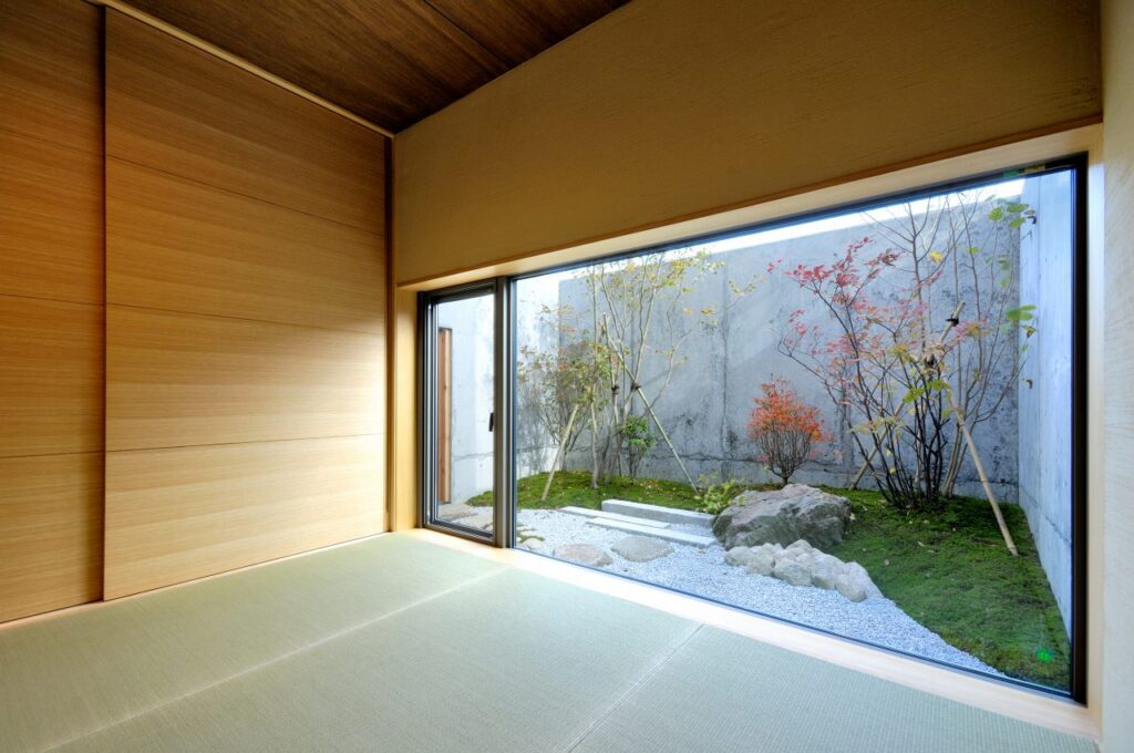 和室と庭