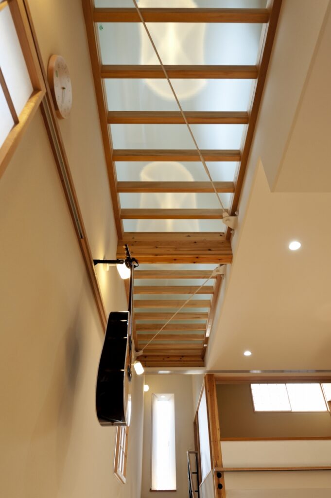 光を落とすキャッツウォーク