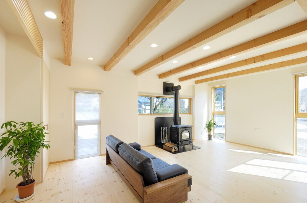 薪ストーブのあるリビング