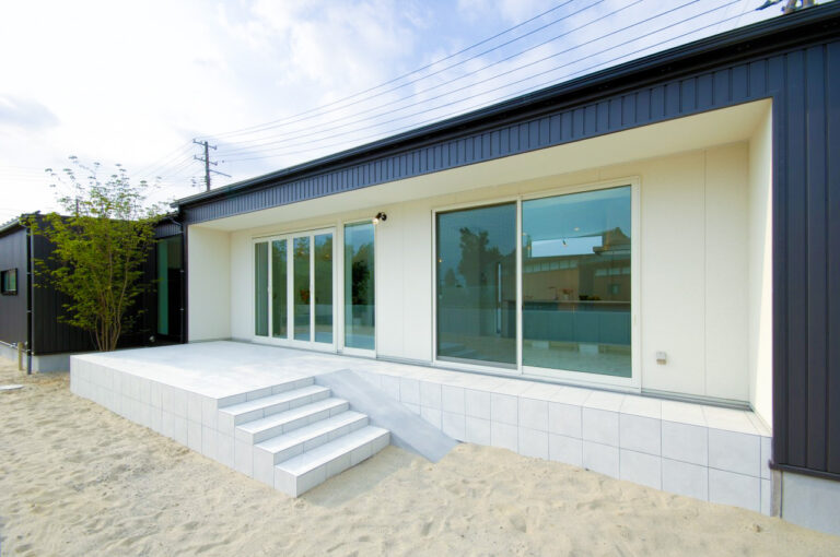 愛犬と過ごすテラスとドッグラン