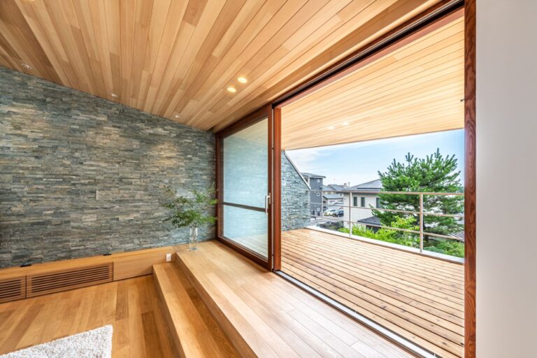 景色を楽しむベランダ