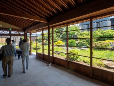 庭が美しい江口だんご摂田屋店を見学