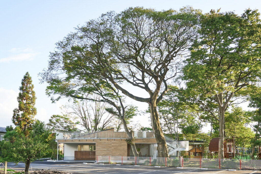森の潜水艇　ホップこども園 森棟