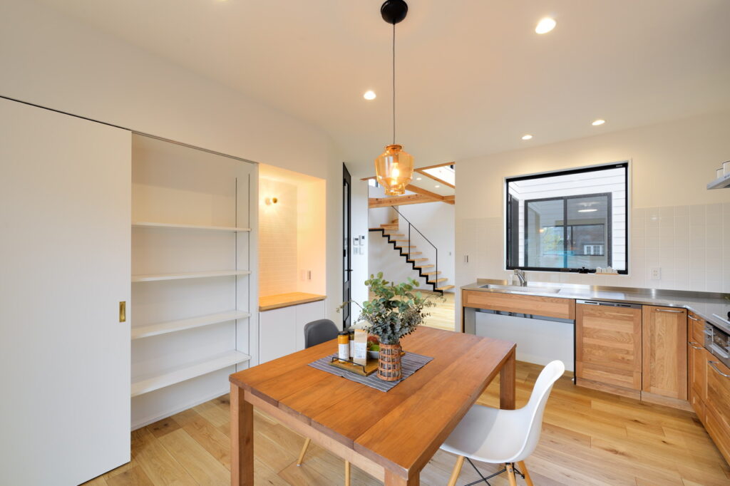 中庭の見えるLDK