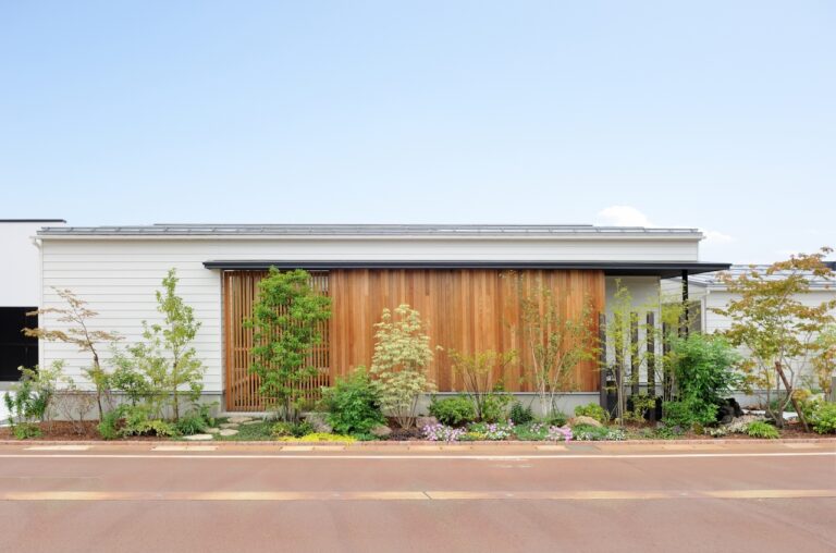 平屋 白いハコの家