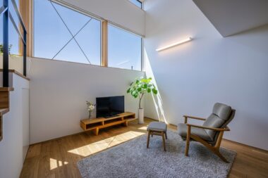 光をたっぷり取り込んだ、明るいリビングで過ごしたい!