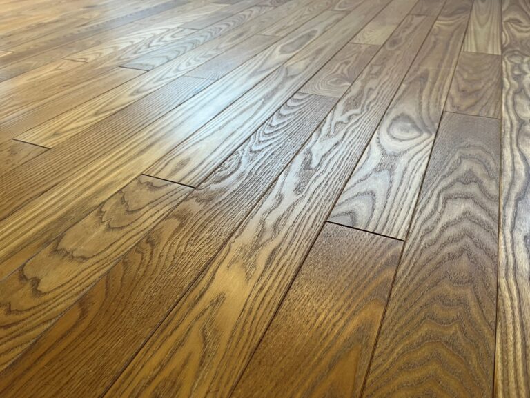 ワックス完了後の無垢フローリング