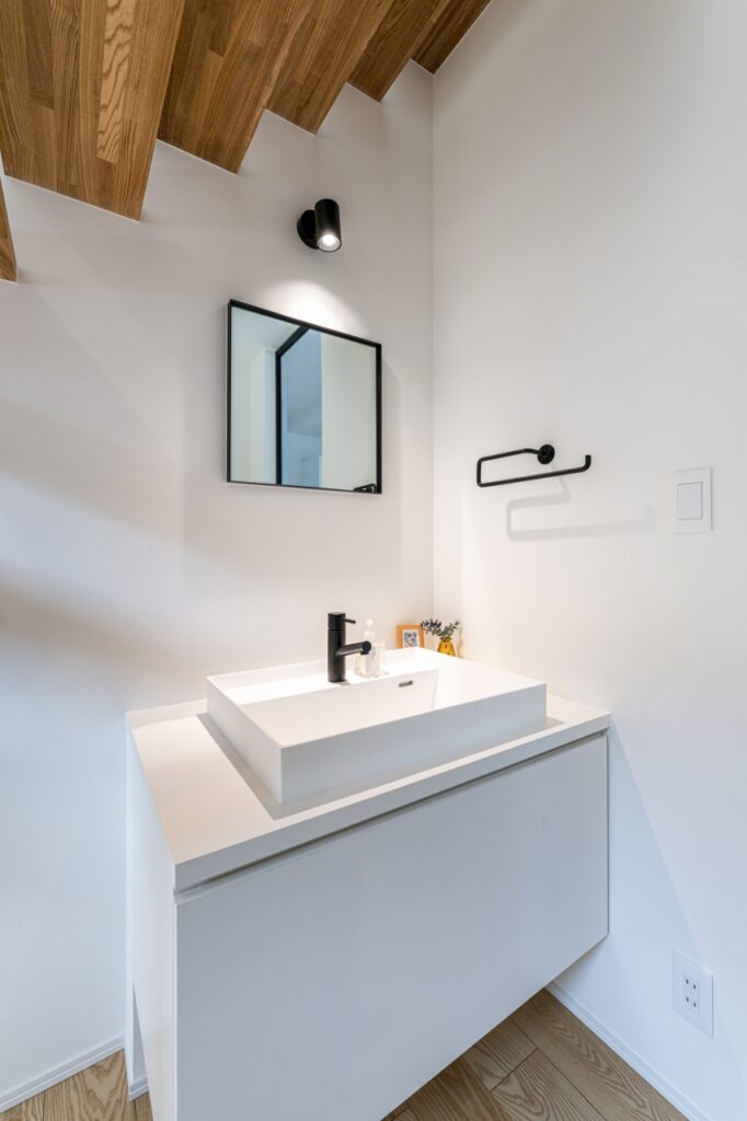 モノトーンですっきりしたただいま手洗い