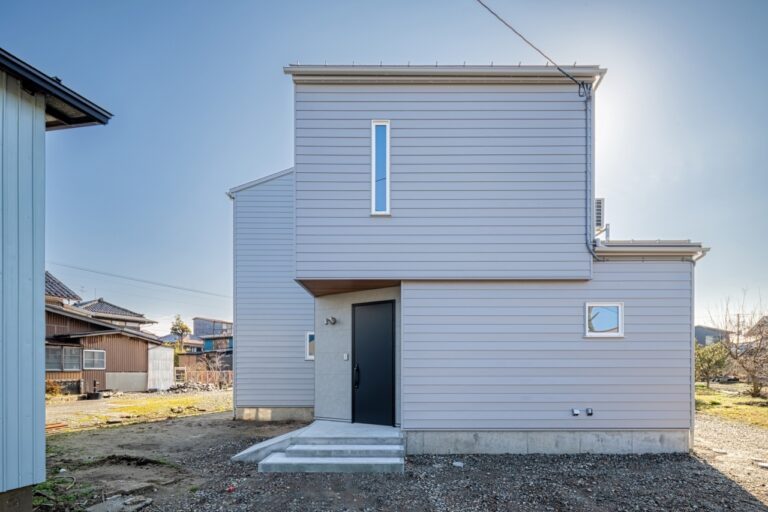 【2025年最新】外壁「ガルバ」人気カラーランキング フリントグレー