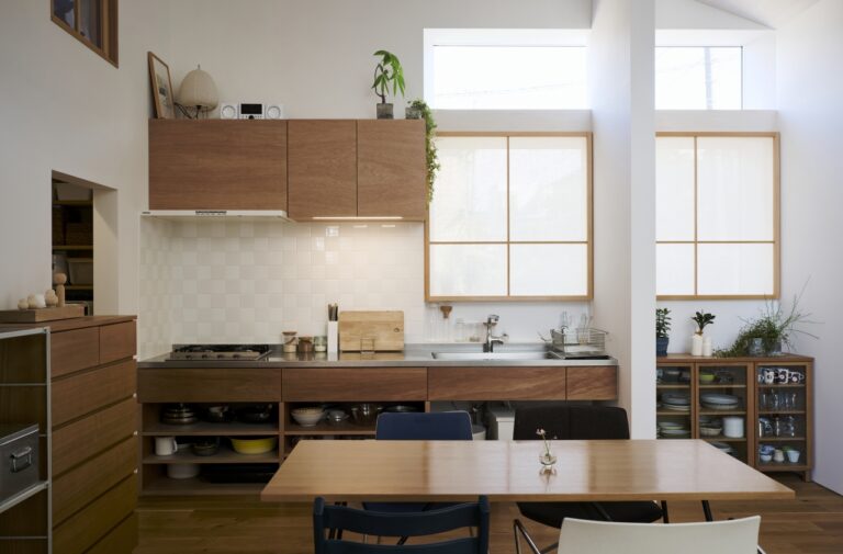 壁付けの造作キッチン