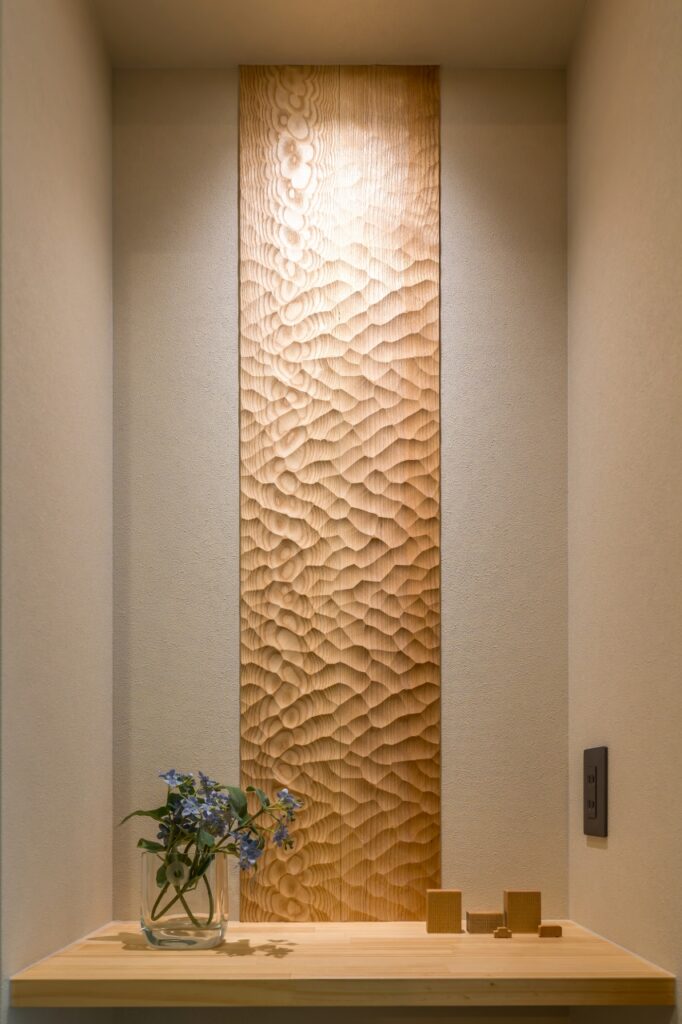 玄関ホールの飾り棚