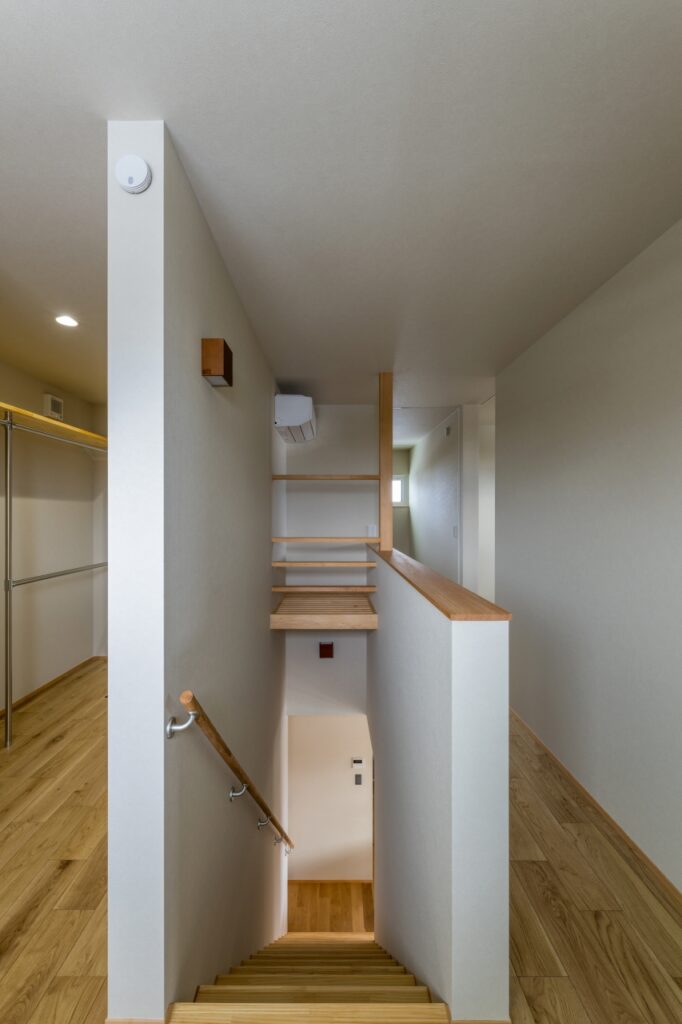 階段上エアコンで空調を効率化