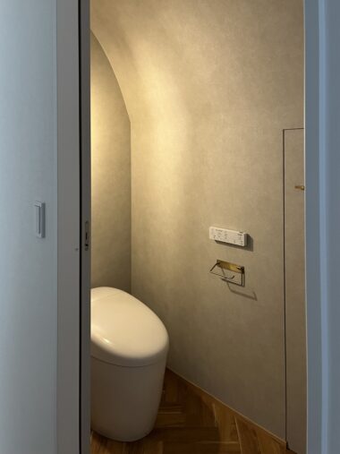 1階トイレクロス「サンゲツRE55357」