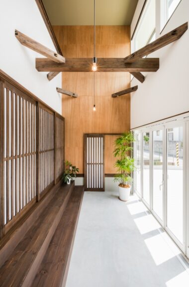 バイクもOK！大開口で室内にも屋外にもなる土間