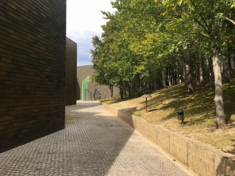 前川國男建築_新潟市美術館