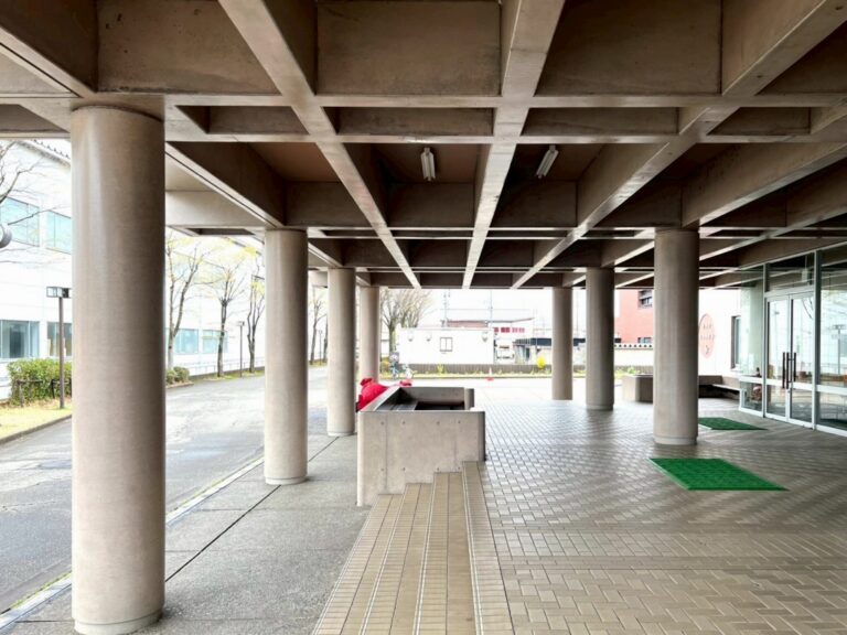 前川國男建築_長岡市北部体育館