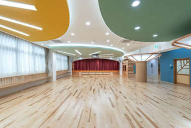 宮内中央こども園　遊戯室