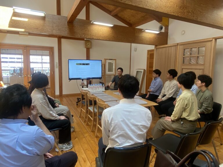 上野住宅建材株式会社での研修の様子